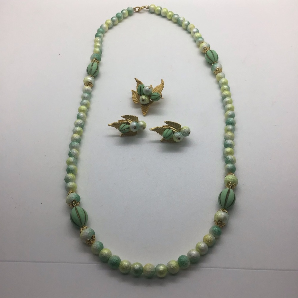 Vintage Unmarked Demi Parure Set W Goldtone Leaf Green Pearl Bead 3 Piece Set